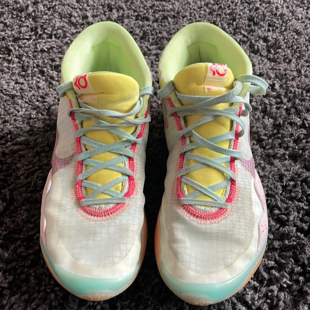 Zoom KD 12 “ EYBL Peach Jam”. Size 12